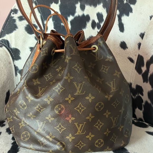 Louis Vuitton Monogram Noe Bucket Bag - Picture 4 of 16